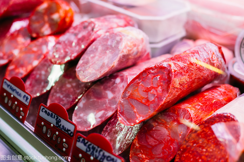 當(dāng)?shù)剞r(nóng)民的匠心呈現(xiàn) 食品雜貨市場(chǎng)里的農(nóng)產(chǎn)品與肉制品